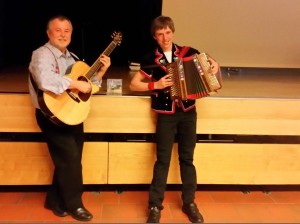 06.05.14 TCS Berner Oberland, Ivan Jesenek, Gitarre, Oliver Marti, chromatisches Schwyzerörgeli