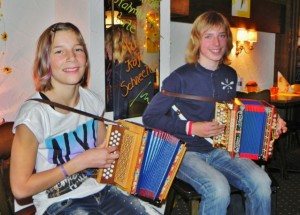 Celine Lacher, Oliver Marti, Schwyzerörgeli, Hoch Ybrig, Restaurant Sager Oberiberg