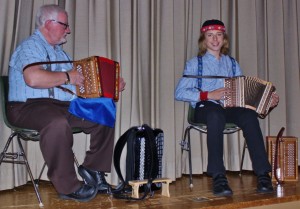 Oliver Marti, Blockflöte, Jodlerkonzert in der Johannes Kirche Thun mit dem Jodlerdoppelquartett Bärgfründe Thun. Zu Kuchen und Kaffee Örgeliplausch mit Fritz Wiedmer und Oliver Marti, Thun November 2013