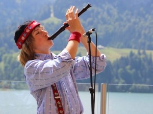 Oliver Marti, Blockflöte, Trudi Lauper's Musik Stubeta, REGA-Text-TV und Radio Kaiseregg, Hostellerie am Schwarzsee, Plaffeien,Interview mit Guido, Juli 2013.