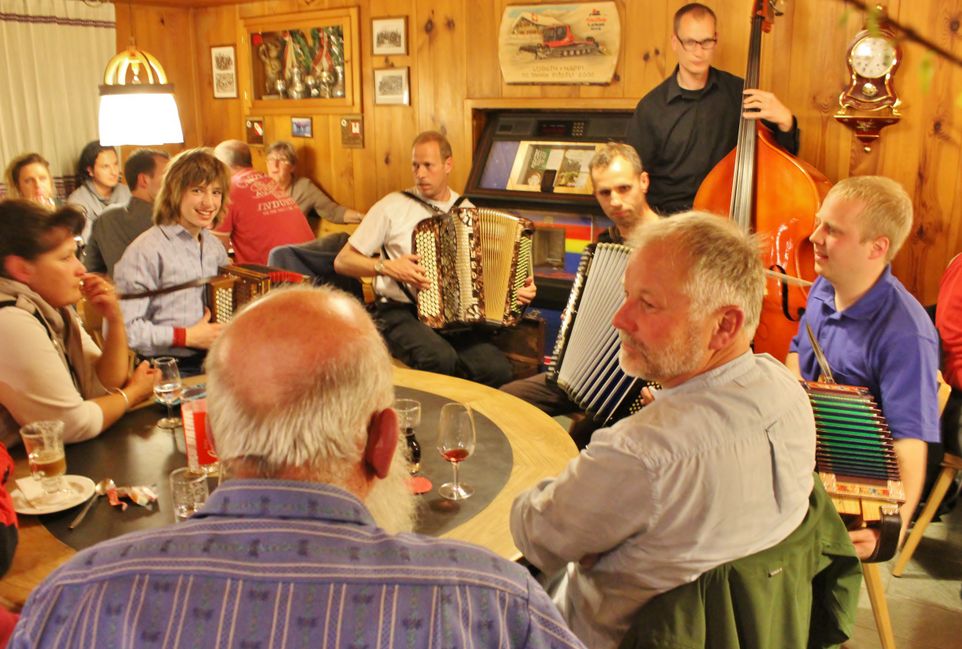 28.03.2014 Gasthof zur Post, Hasliberg Goldern, Stubete ...